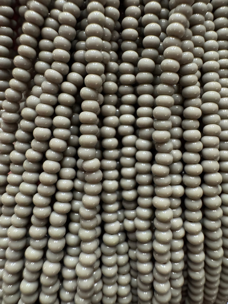 10/0 Opaque Grey - Seed Beads